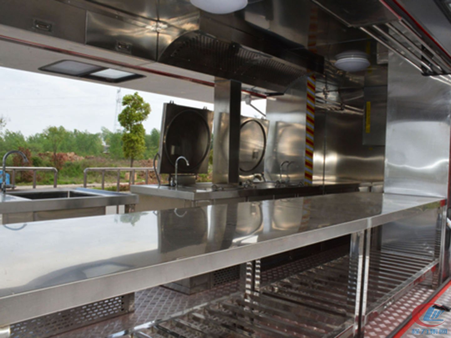 東風(fēng)天錦餐車 天錦炊事車