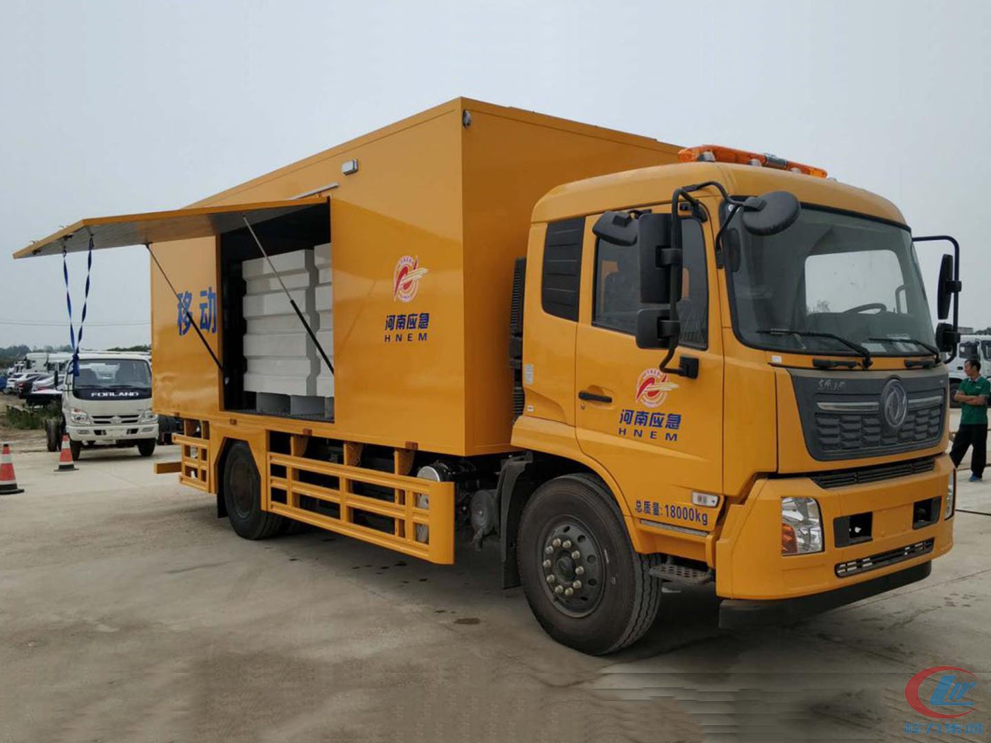 東風(fēng)天錦移動凈水車