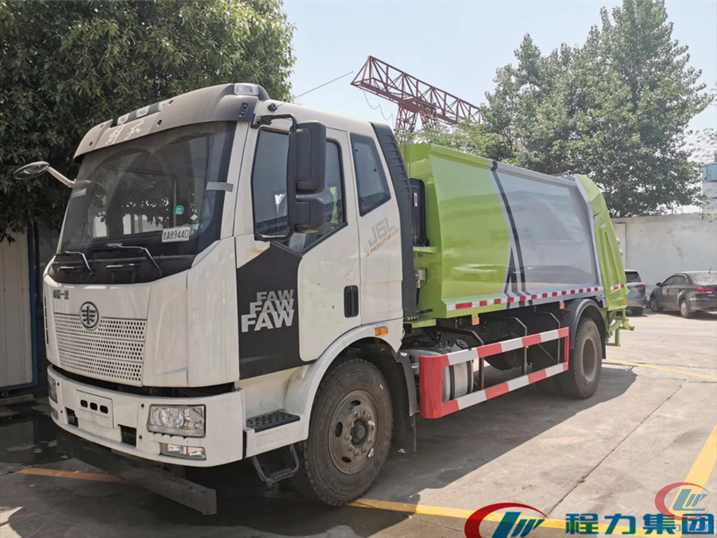 國(guó)六12方解放J6壓縮垃圾車