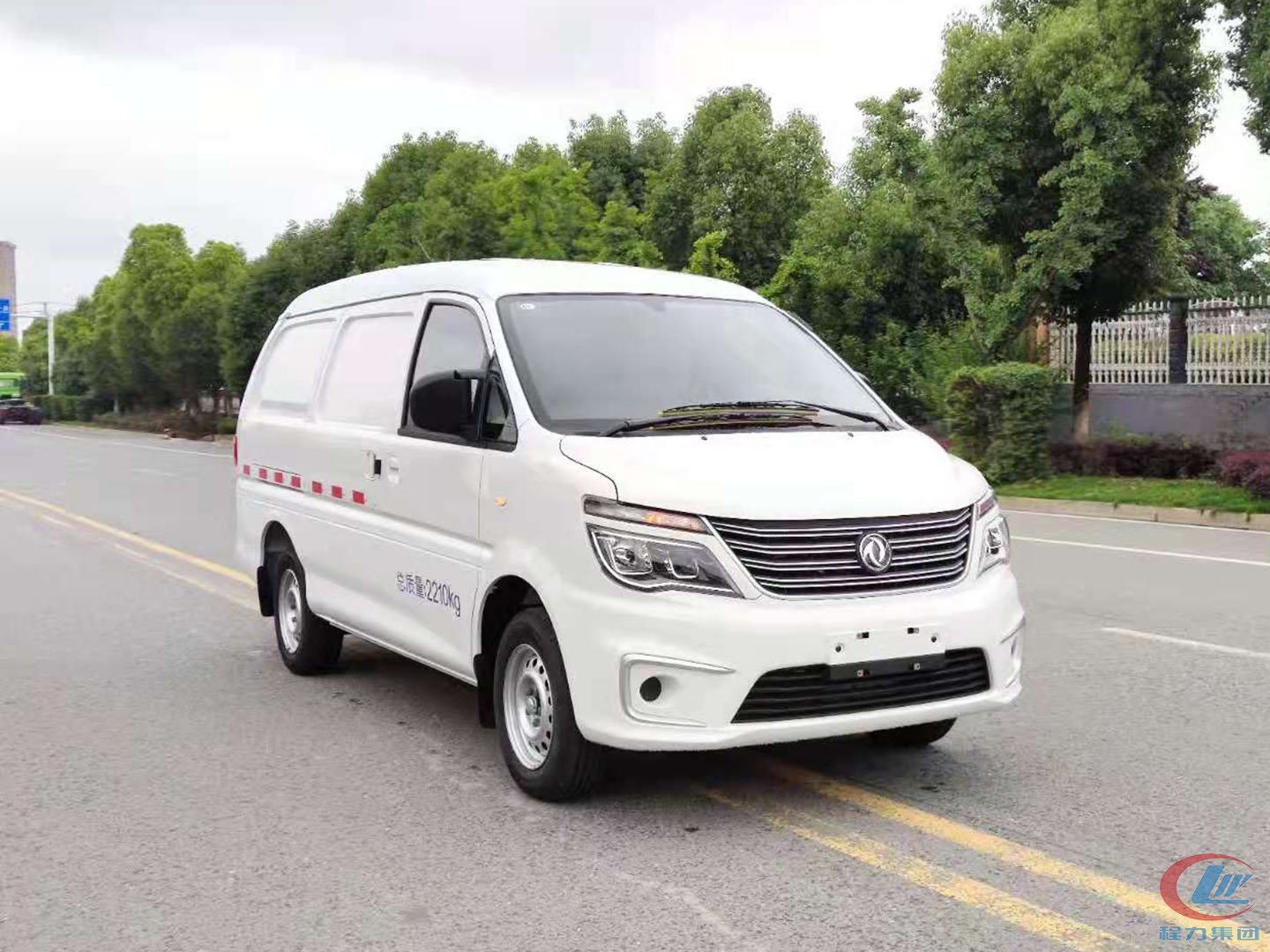 國六東風(fēng)風(fēng)行菱智V3冷藏車