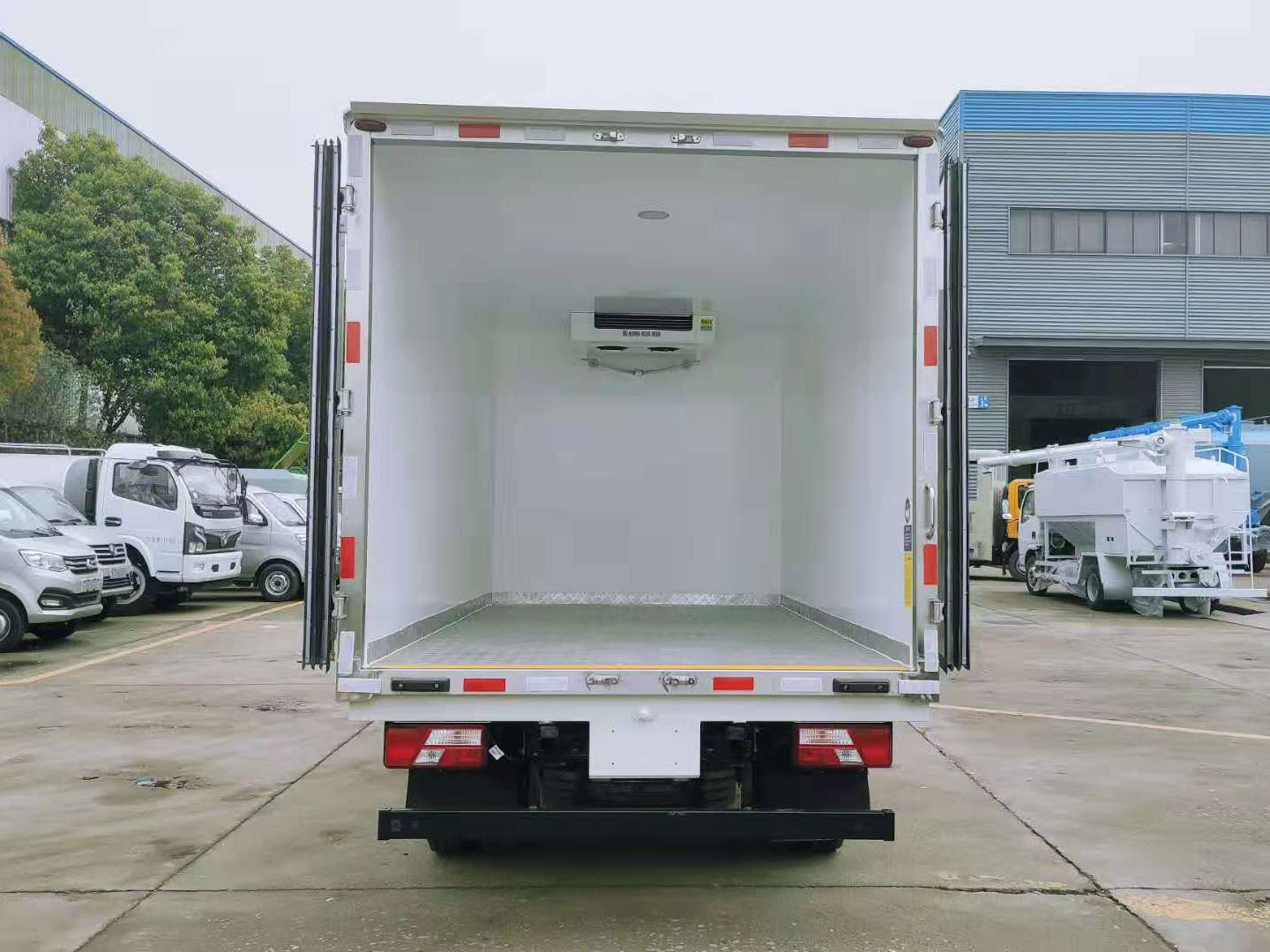 國六江鈴凱運(yùn)冷藏車