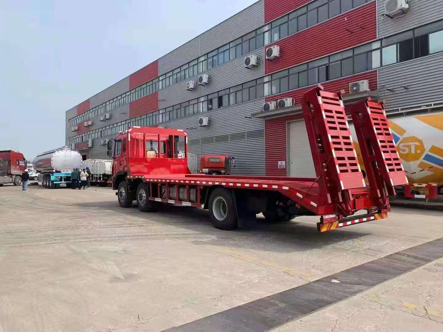 國(guó)六江淮小三軸平板車