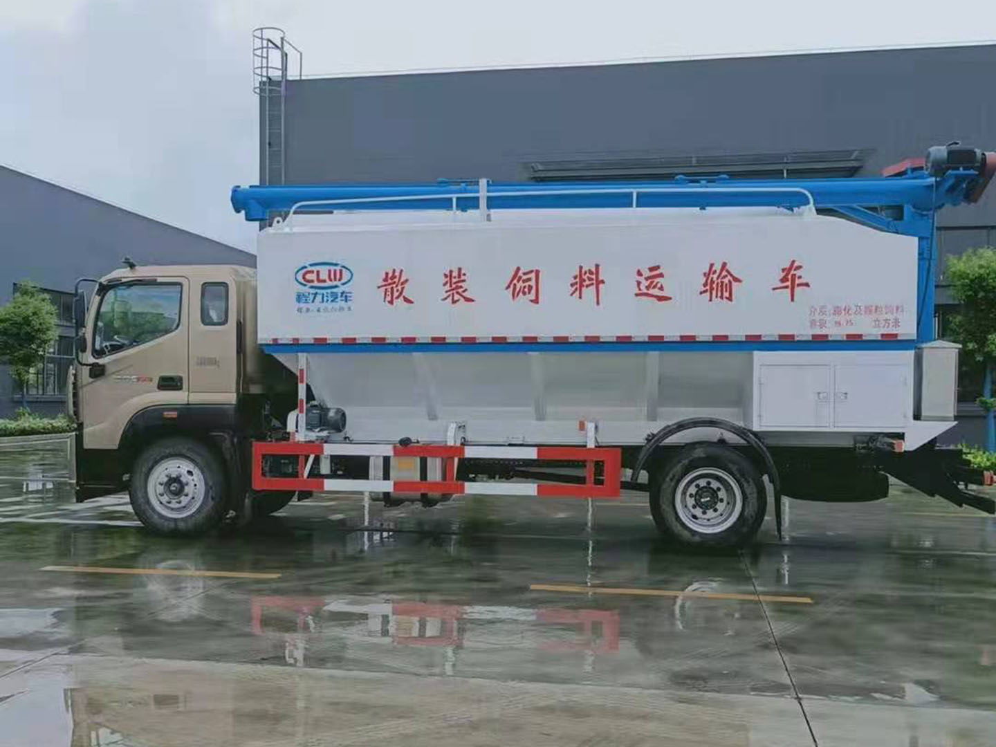 國(guó)六福田奧鈴單橋散裝飼料車(chē)