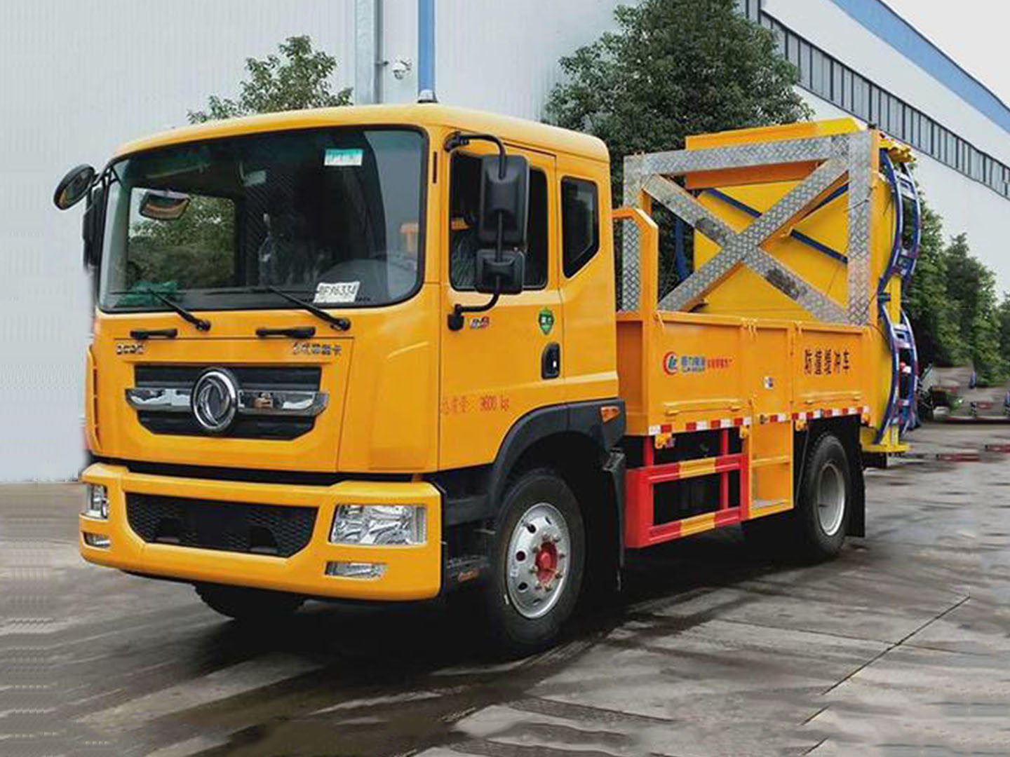 國(guó)六東風(fēng)D9防沖撞緩沖車