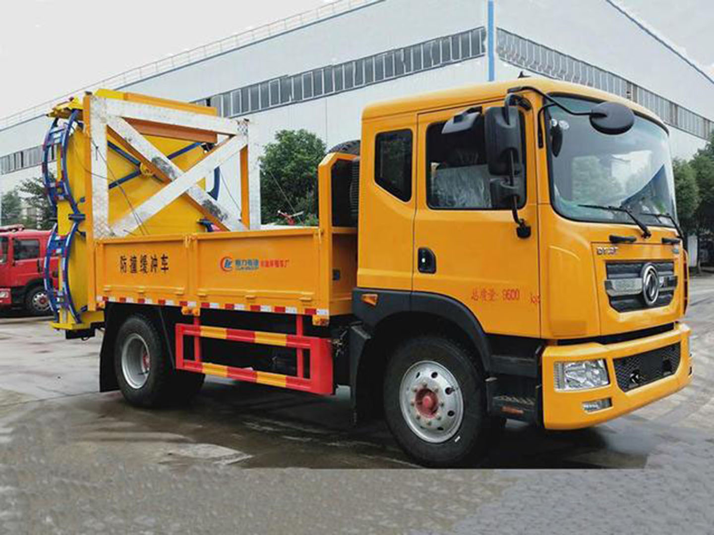 國(guó)六東風(fēng)D9防沖撞緩沖車