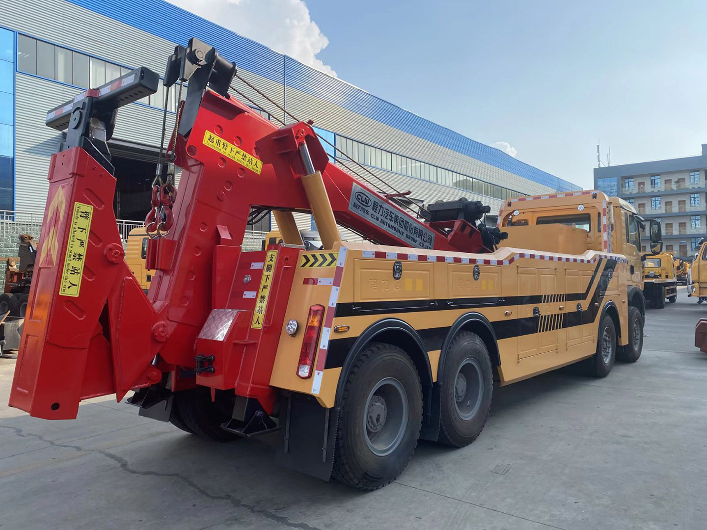 重汽豪沃前四后八一拖一清障車