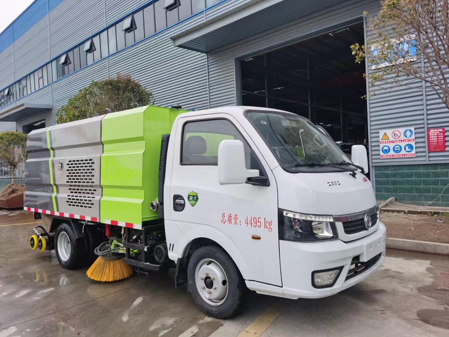 國六東風(fēng)途逸洗掃車