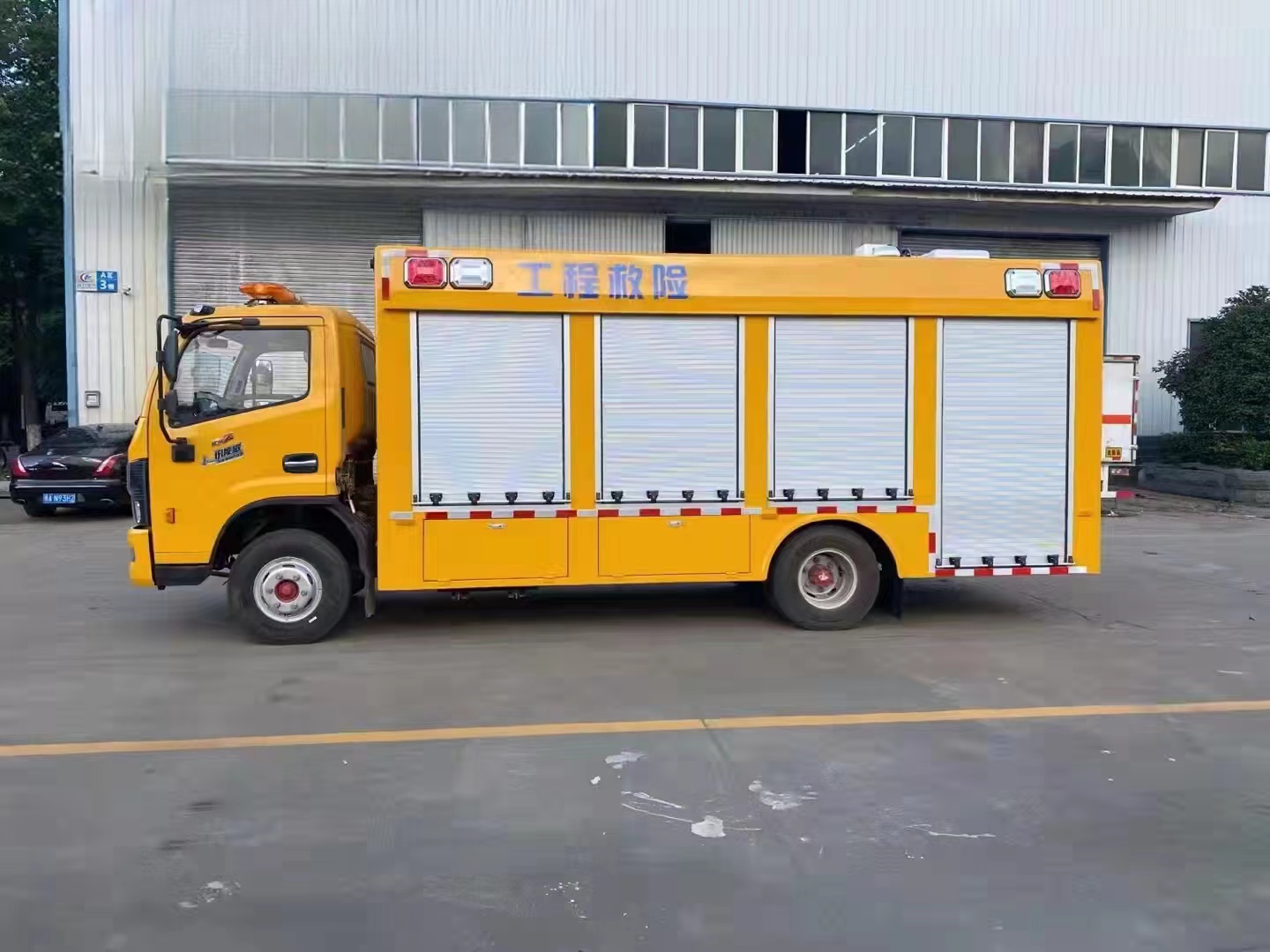 東風(fēng)多利卡搶險車