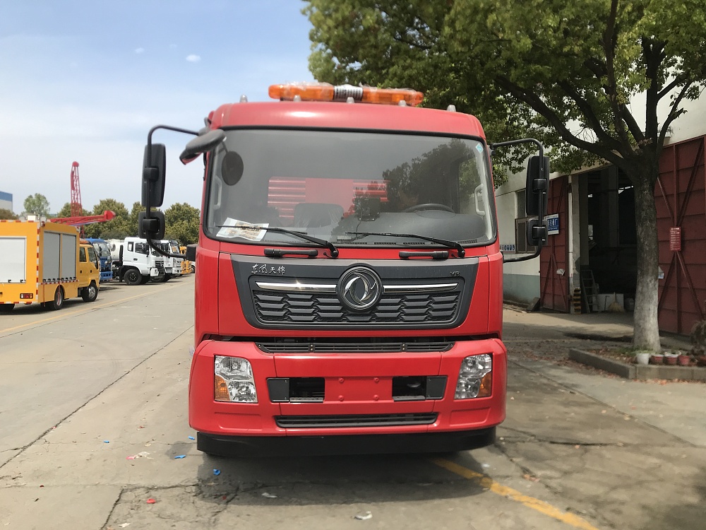 東風(fēng)天錦大流量排水搶險車