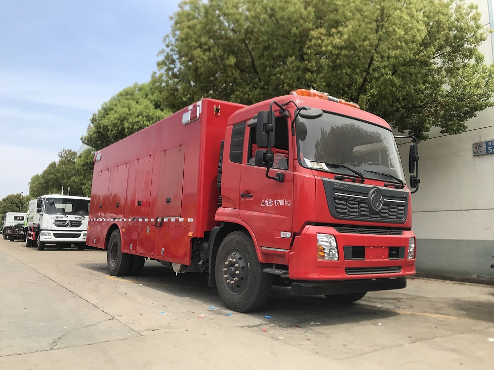 東風(fēng)天錦大流量排水搶險車