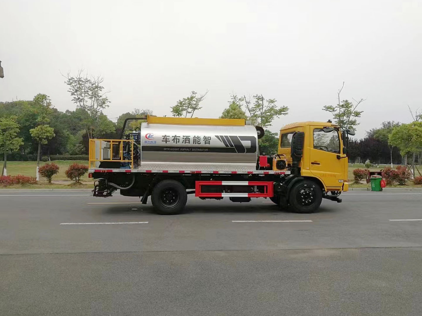 國六東風天錦智能型瀝青灑布車