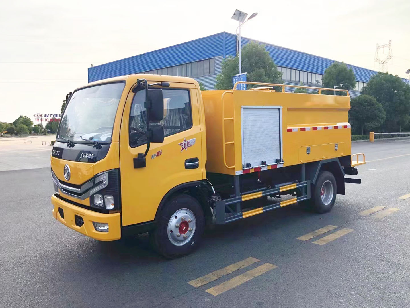 國(guó)六東風(fēng)多利卡高壓清洗車