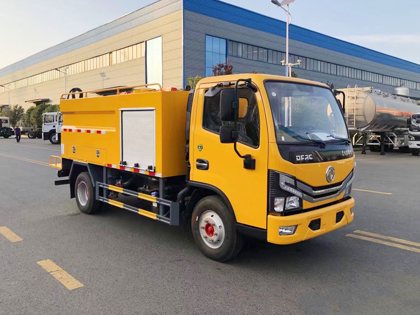 國(guó)六東風(fēng)多利卡高壓清洗車