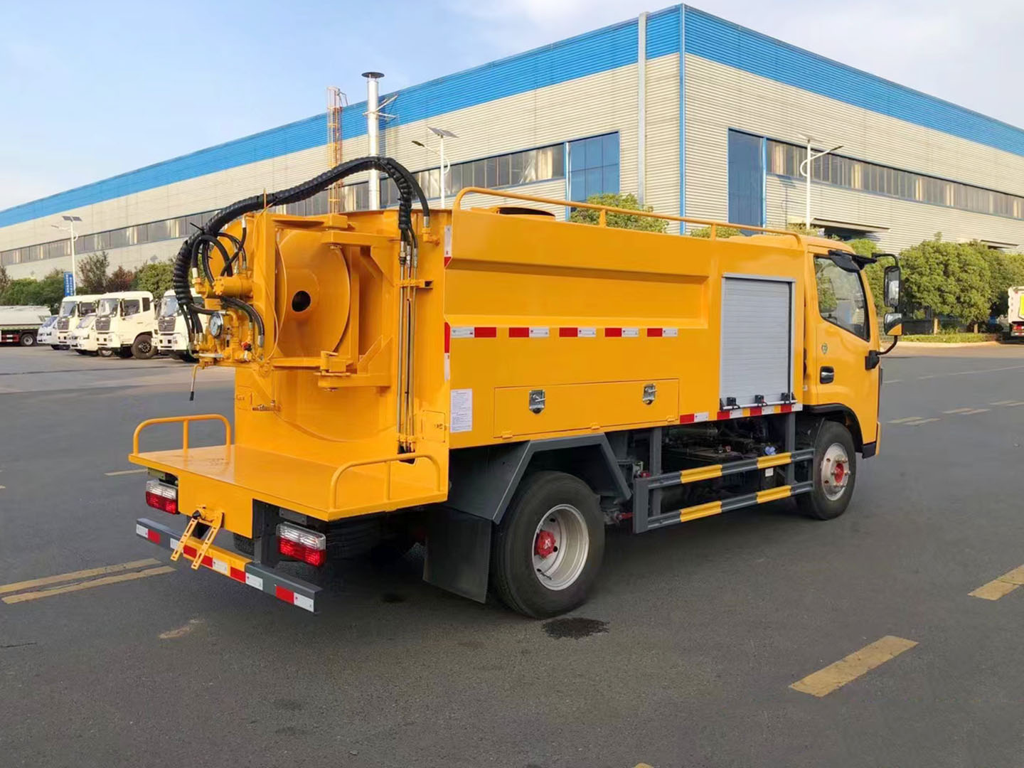 國(guó)六東風(fēng)多利卡高壓清洗車