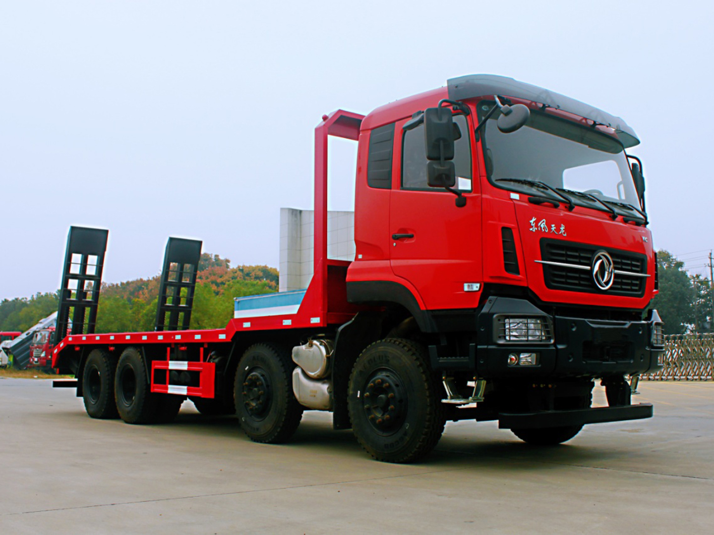 國六東風(fēng)天龍前四后八平板運輸車