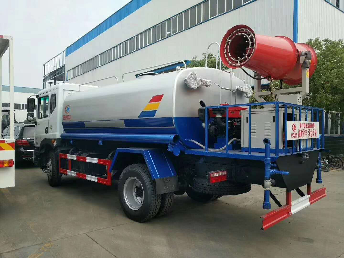 東風D9霧炮灑水車圖片