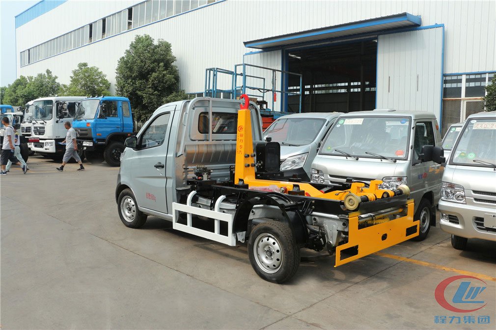 程力專用車長安3方車廂可卸式垃圾車側(cè)面圖