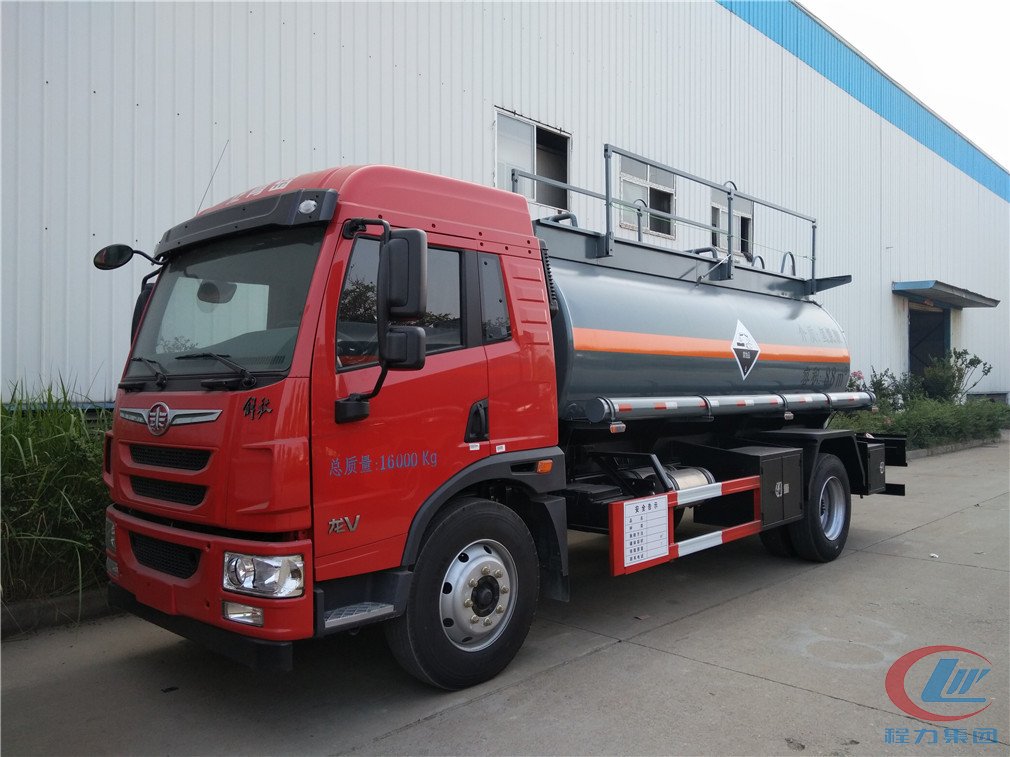 程力集團(tuán)解放龍V腐蝕性物品罐式運(yùn)輸車側(cè)面圖