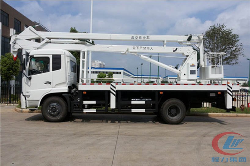 湖北程力東風天錦20米高空作業(yè)車側(cè)面圖