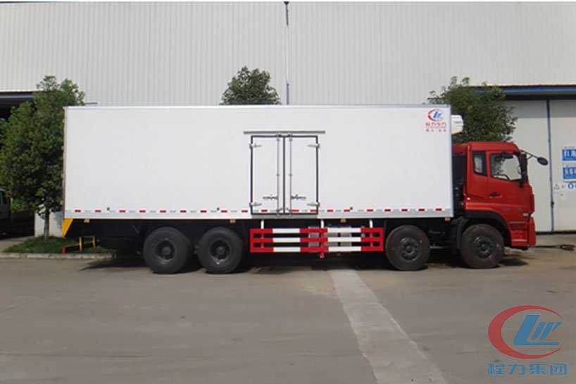 程力東風(fēng)天龍前四后八冷藏車側(cè)面圖