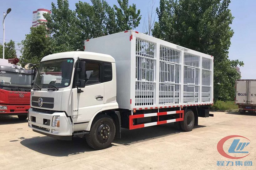 東風(fēng)天錦6米8運(yùn)豬車(chē)、畜禽運(yùn)輸車(chē)側(cè)面圖