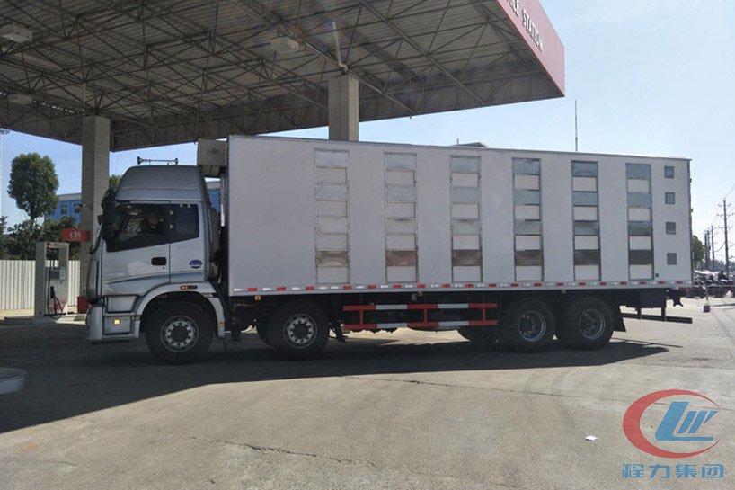 歐曼9米6運豬車,畜禽運輸車側(cè)面圖