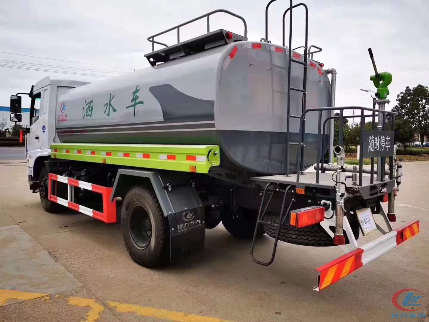 東風(fēng)12.6方灑水車(chē)