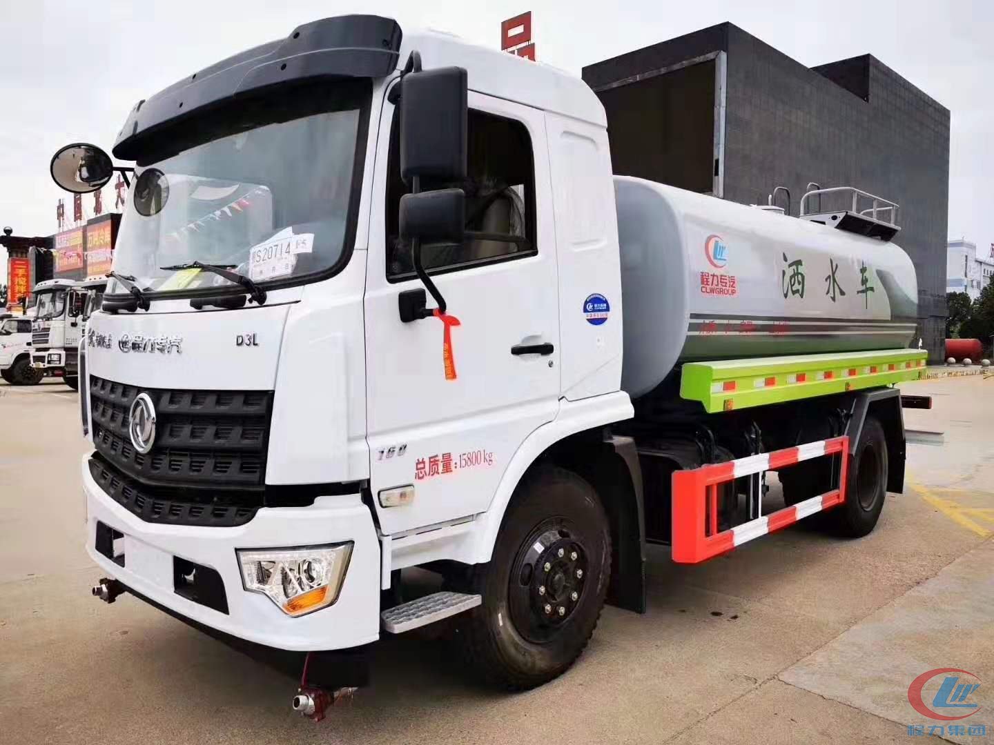 東風(fēng)灑水車(chē)