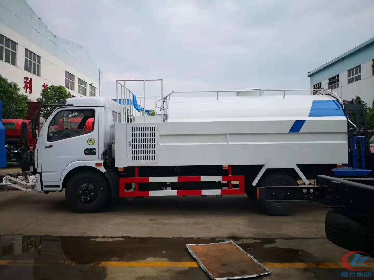 東風(fēng)大多利卡路面清洗車