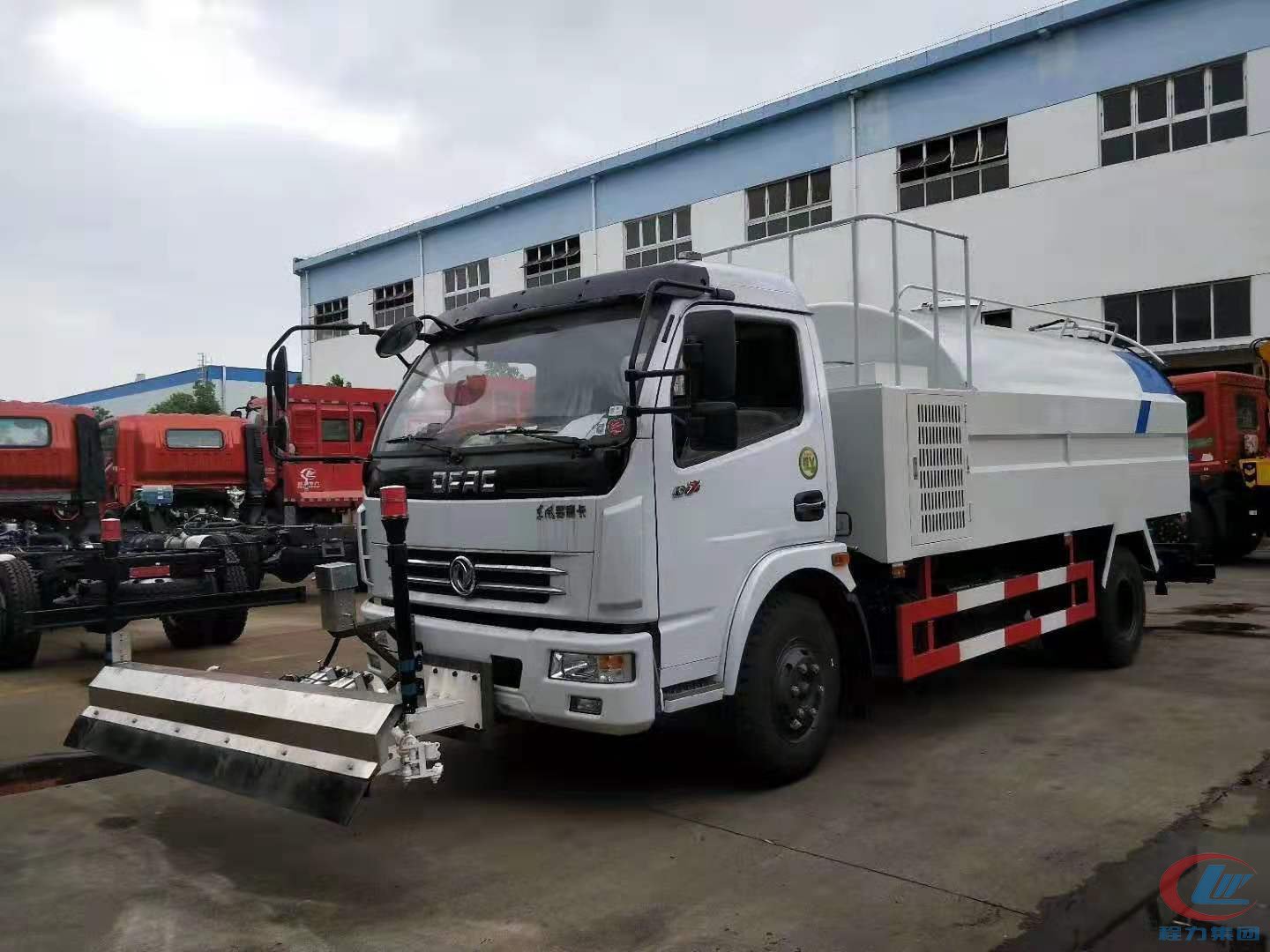 東風(fēng)大多利卡高壓清洗車，多利卡D7路面清洗車