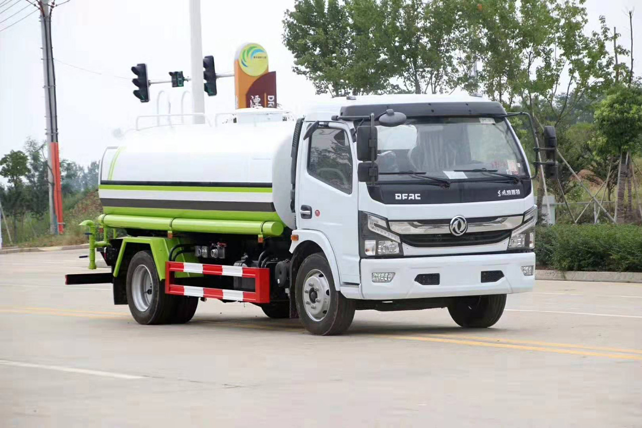 國(guó)六8方灑水車