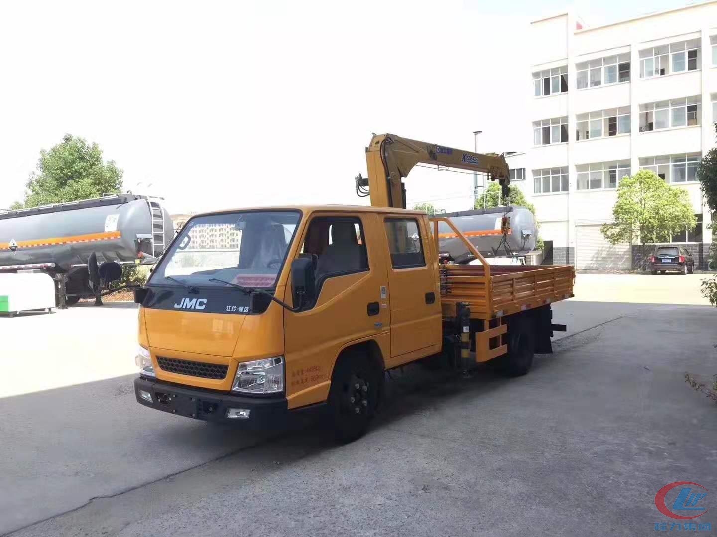 湖北程力江鈴藍(lán)牌2噸隨車吊高清圖