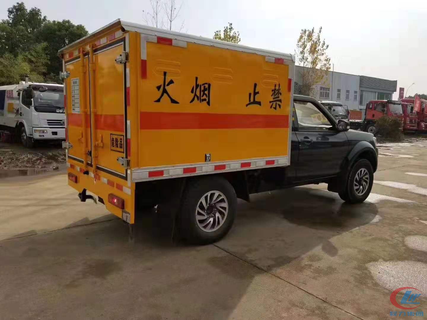 東風(fēng)皮卡危險品運輸車