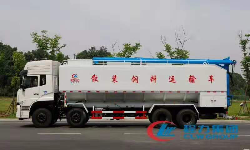 程力東風(fēng)天龍飼料車(chē)側(cè)面圖