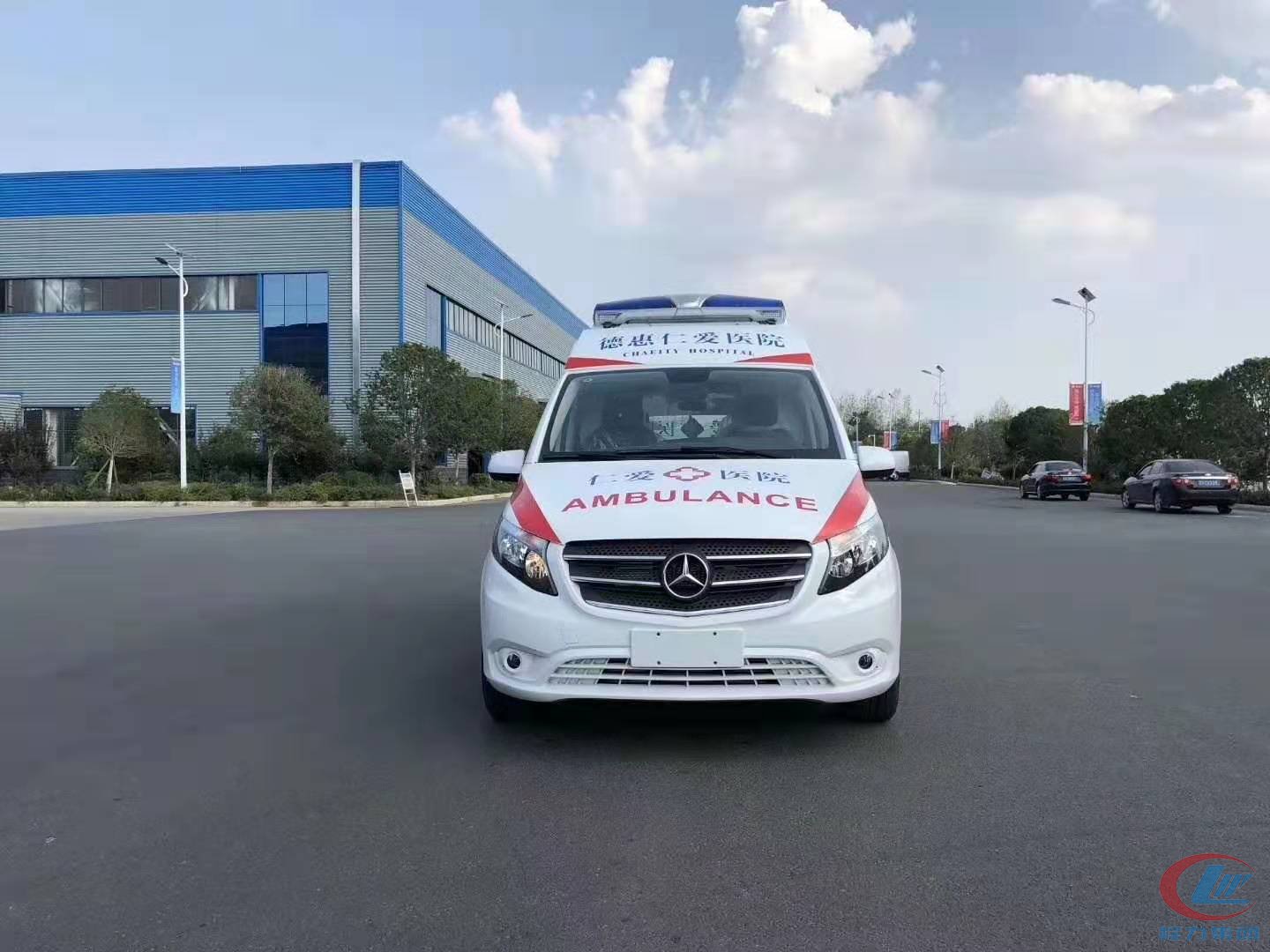 福建奔馳威霆救護(hù)車側(cè)面圖