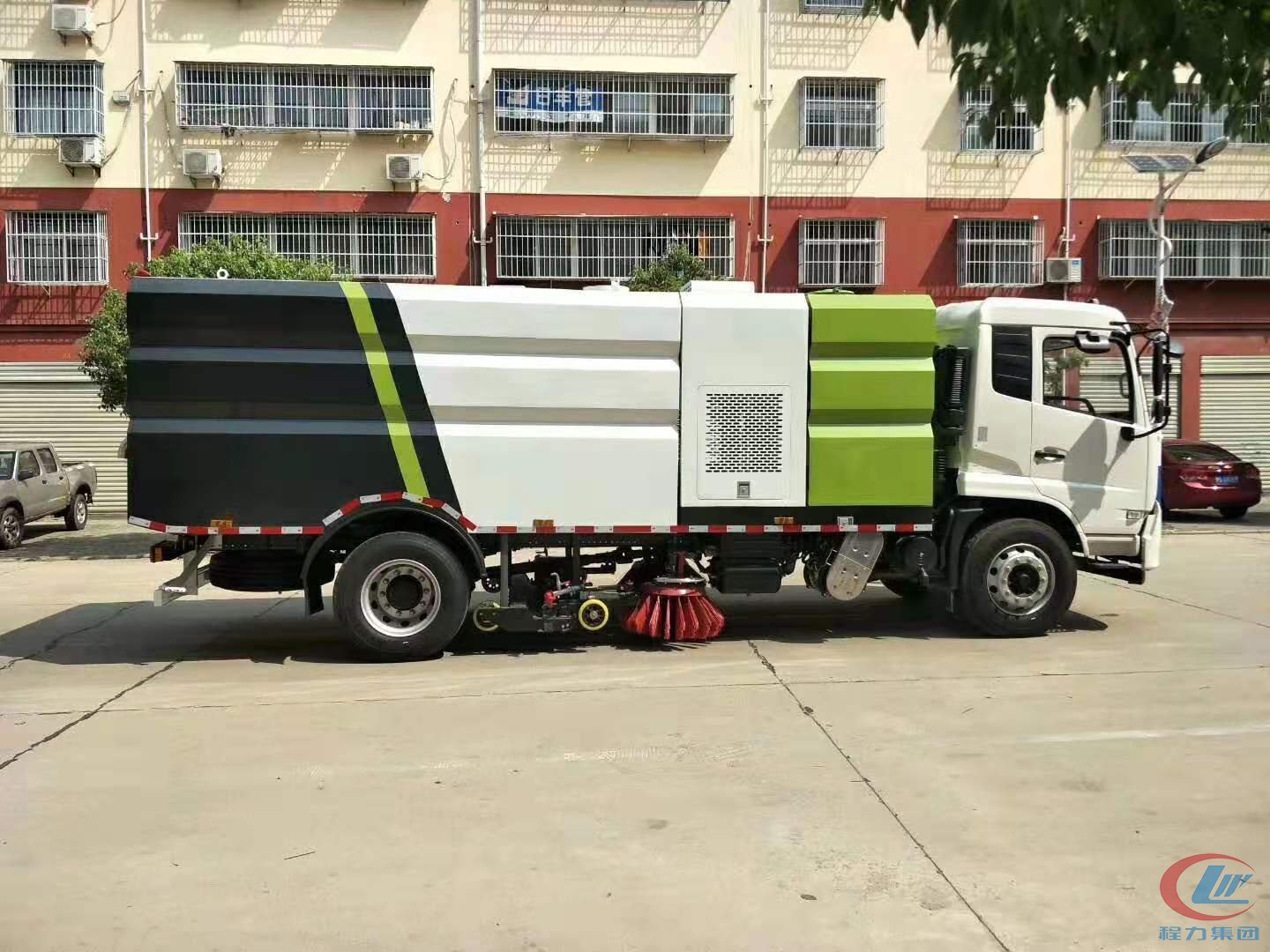 東風(fēng)天錦洗掃車(chē)