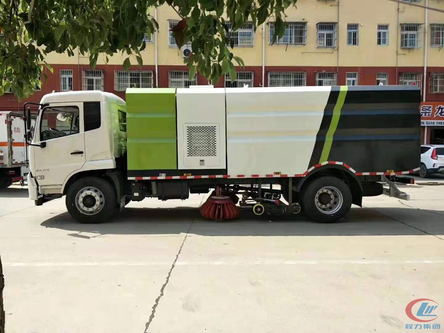 東風(fēng)天錦洗掃車(chē)