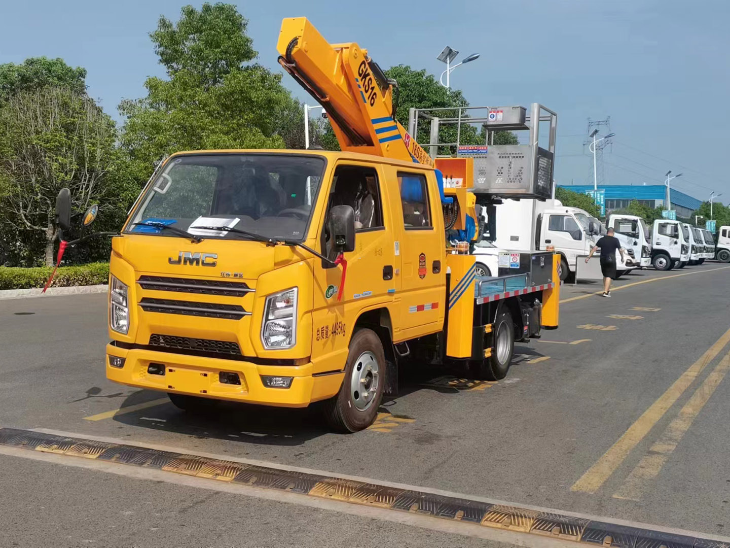 江鈴藍牌雙排駕駛室高空作業(yè)車